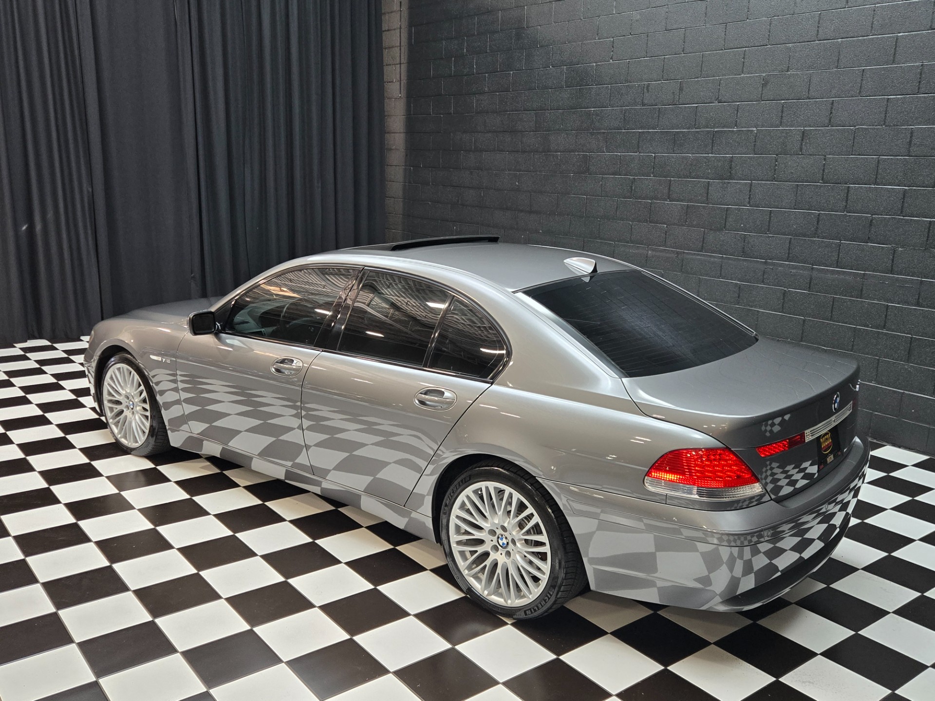2004 BMW 7 Series 33