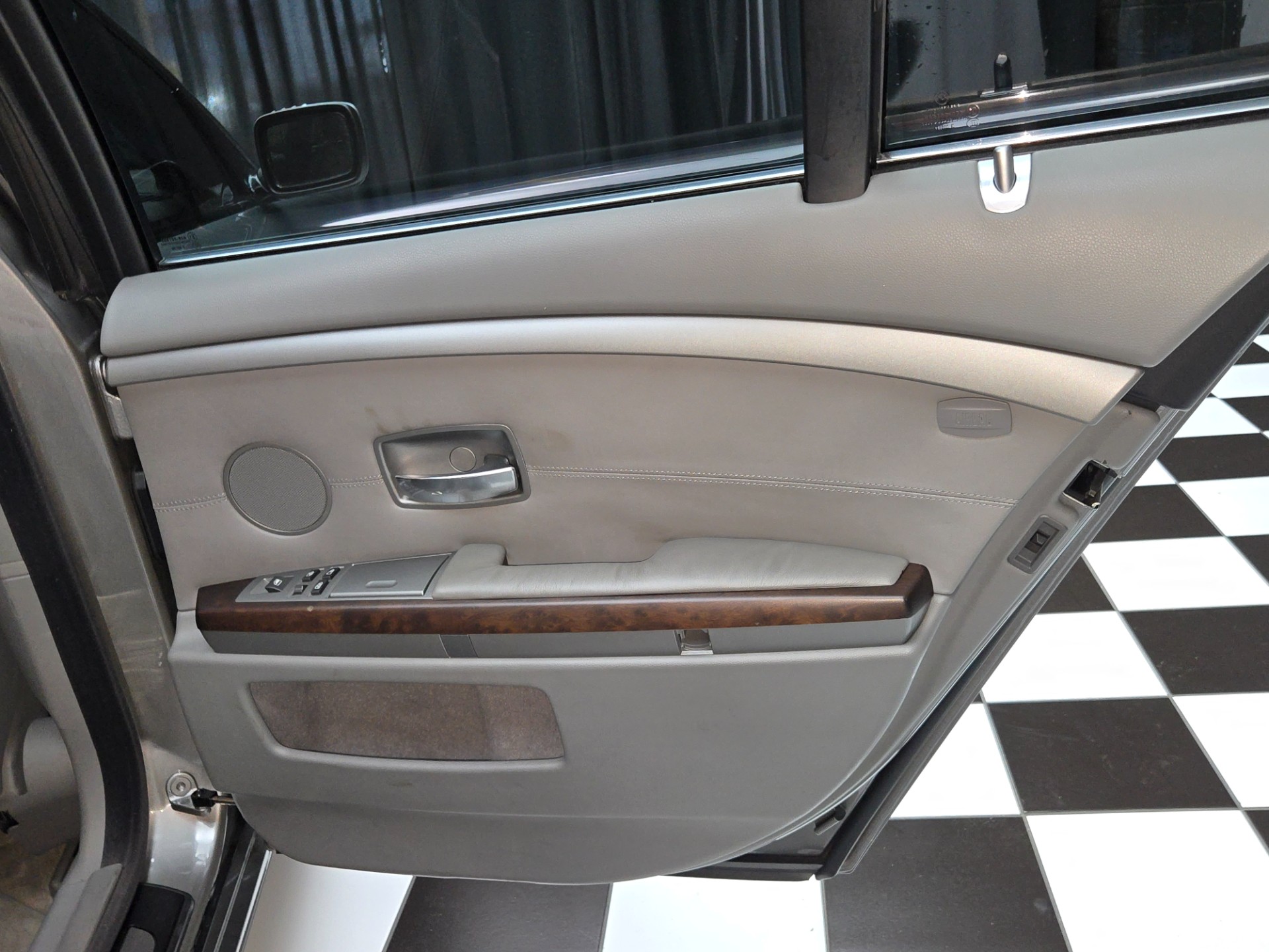 2004 BMW 7 Series 85