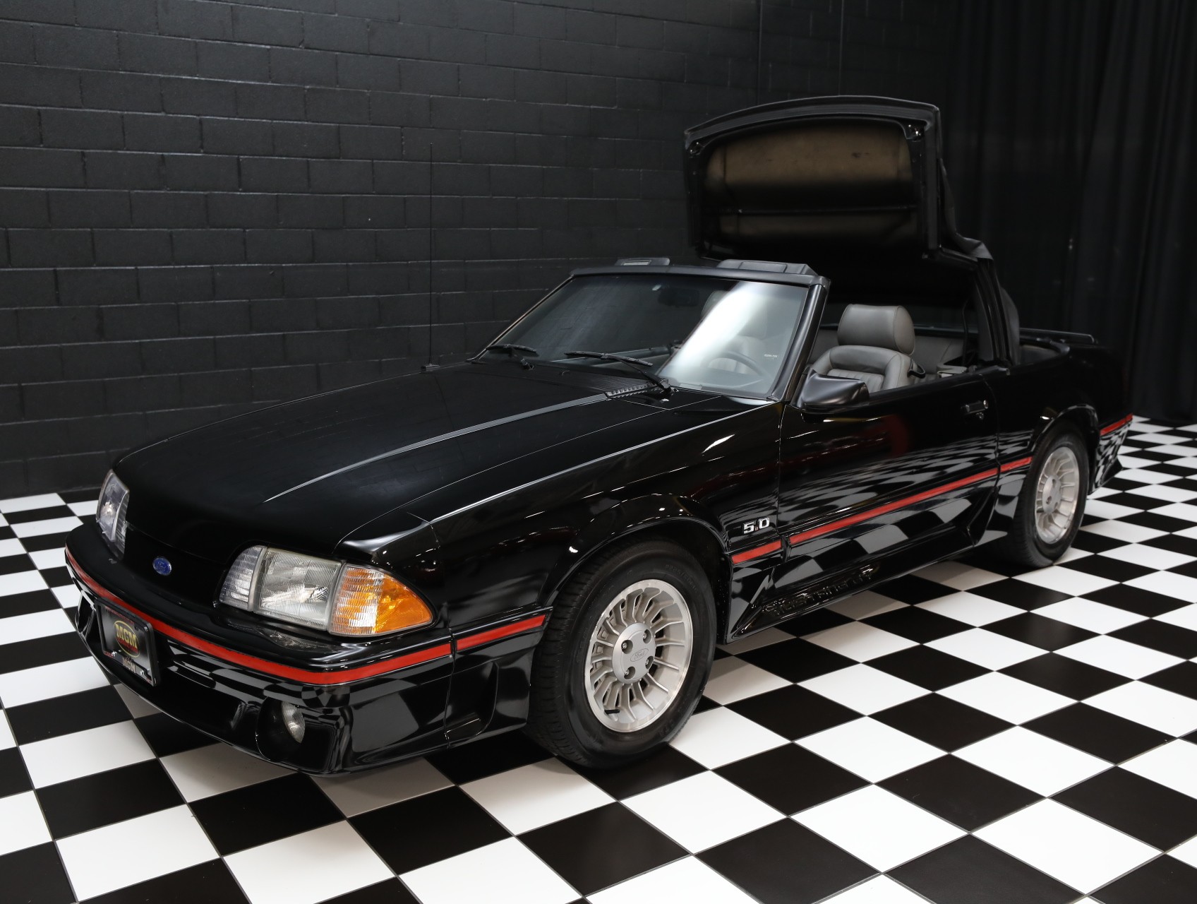 1987 Ford Mustang 12