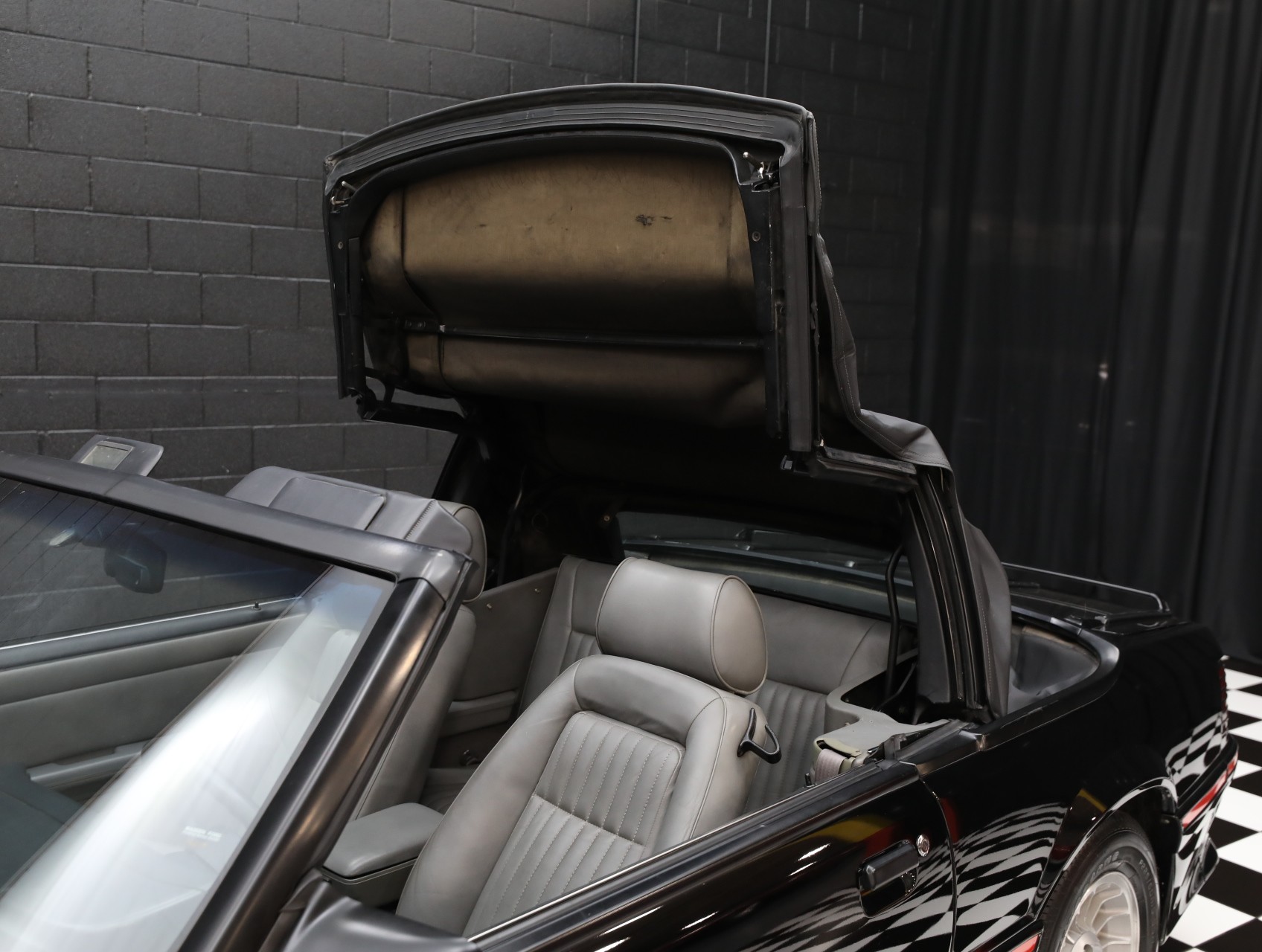 1987 Ford Mustang 13