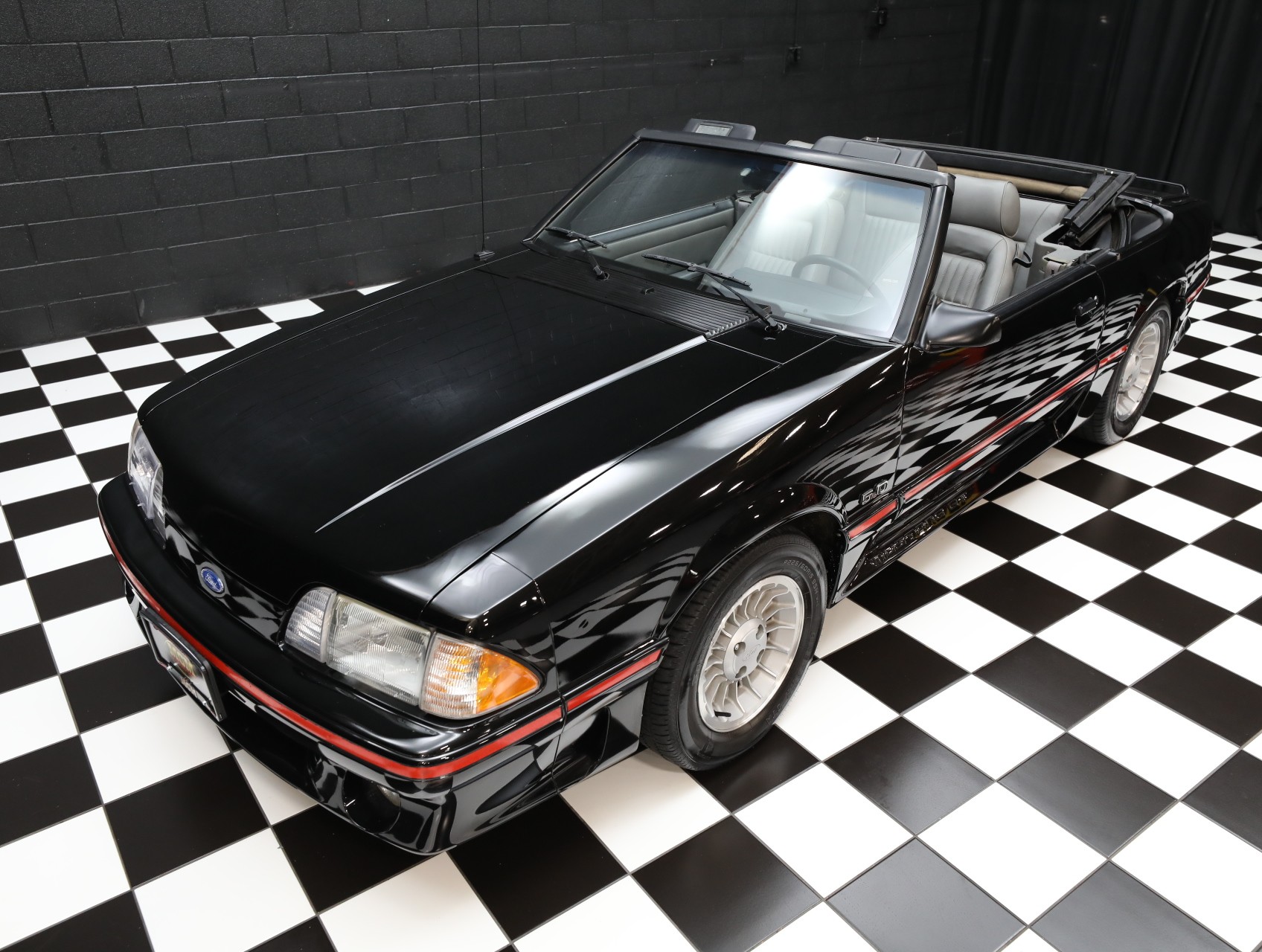 1987 Ford Mustang 15