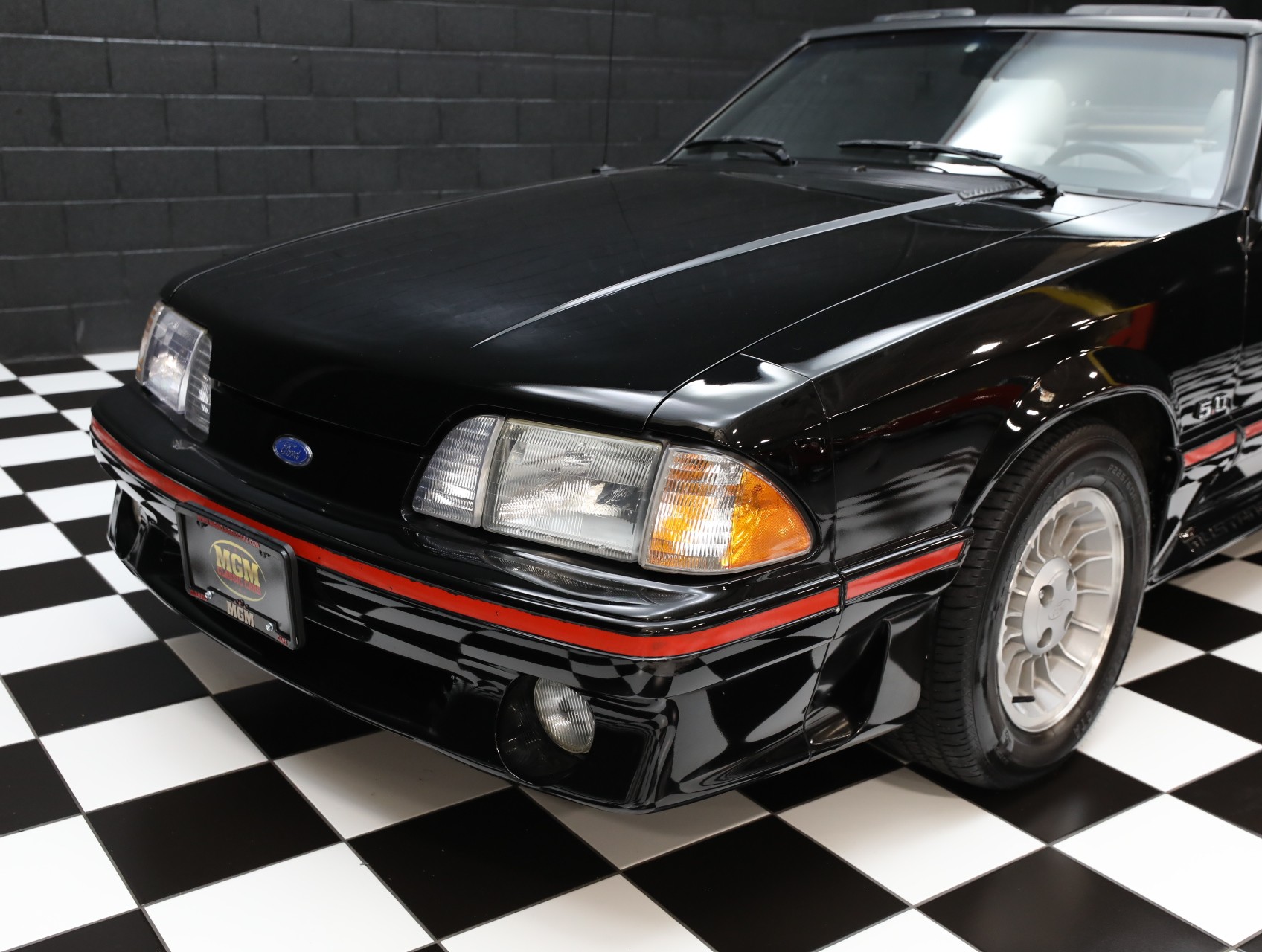 1987 Ford Mustang 16