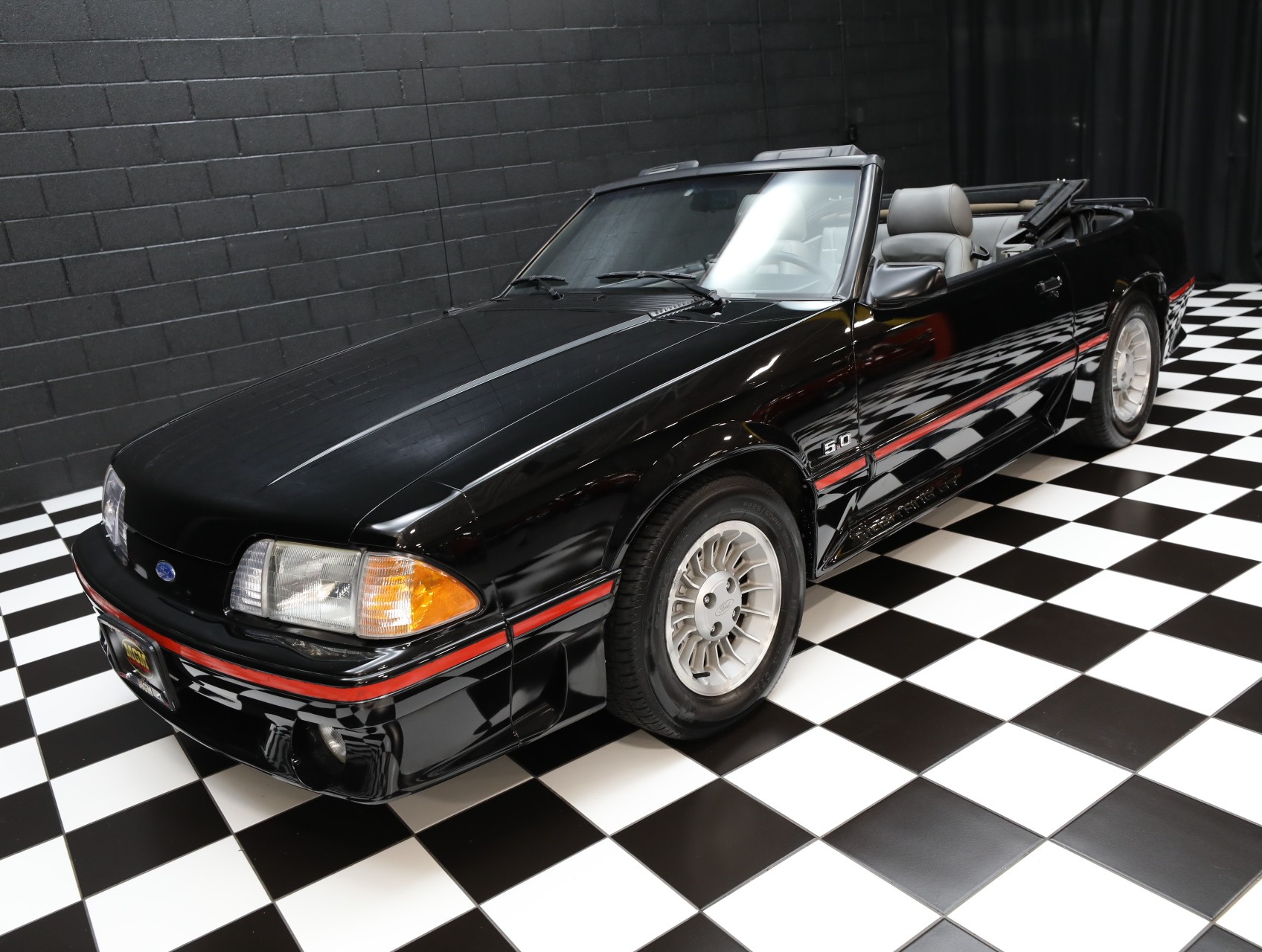 1987 Ford Mustang 17