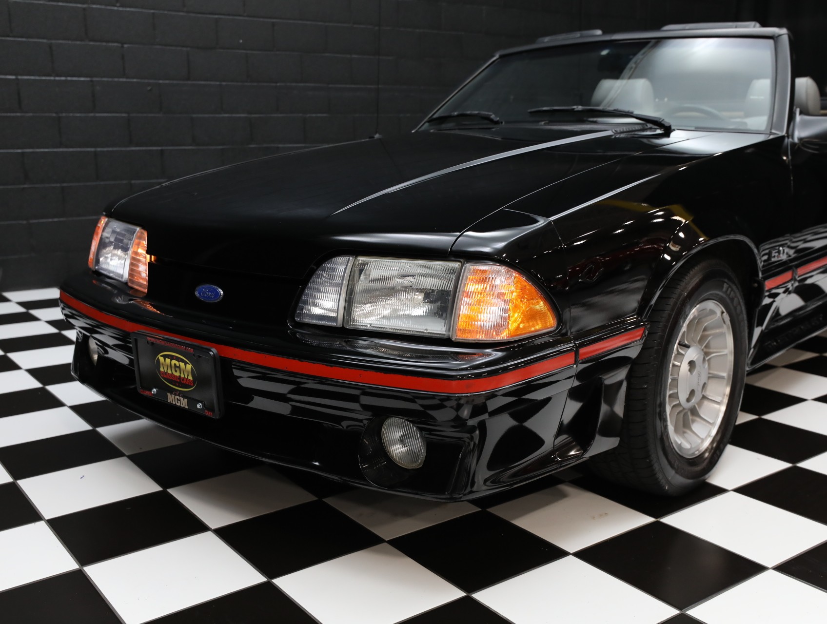 1987 Ford Mustang 18