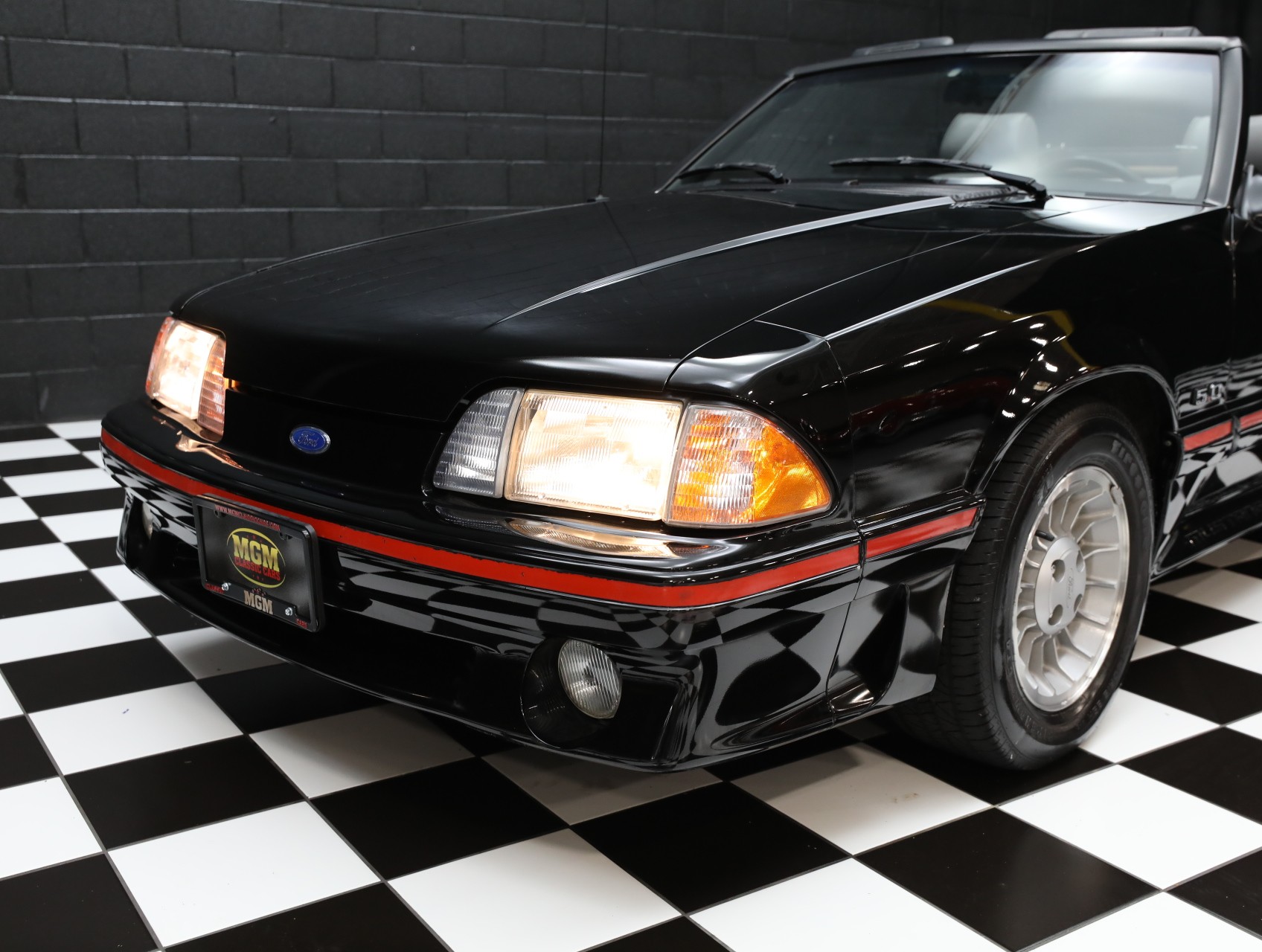 1987 Ford Mustang 19