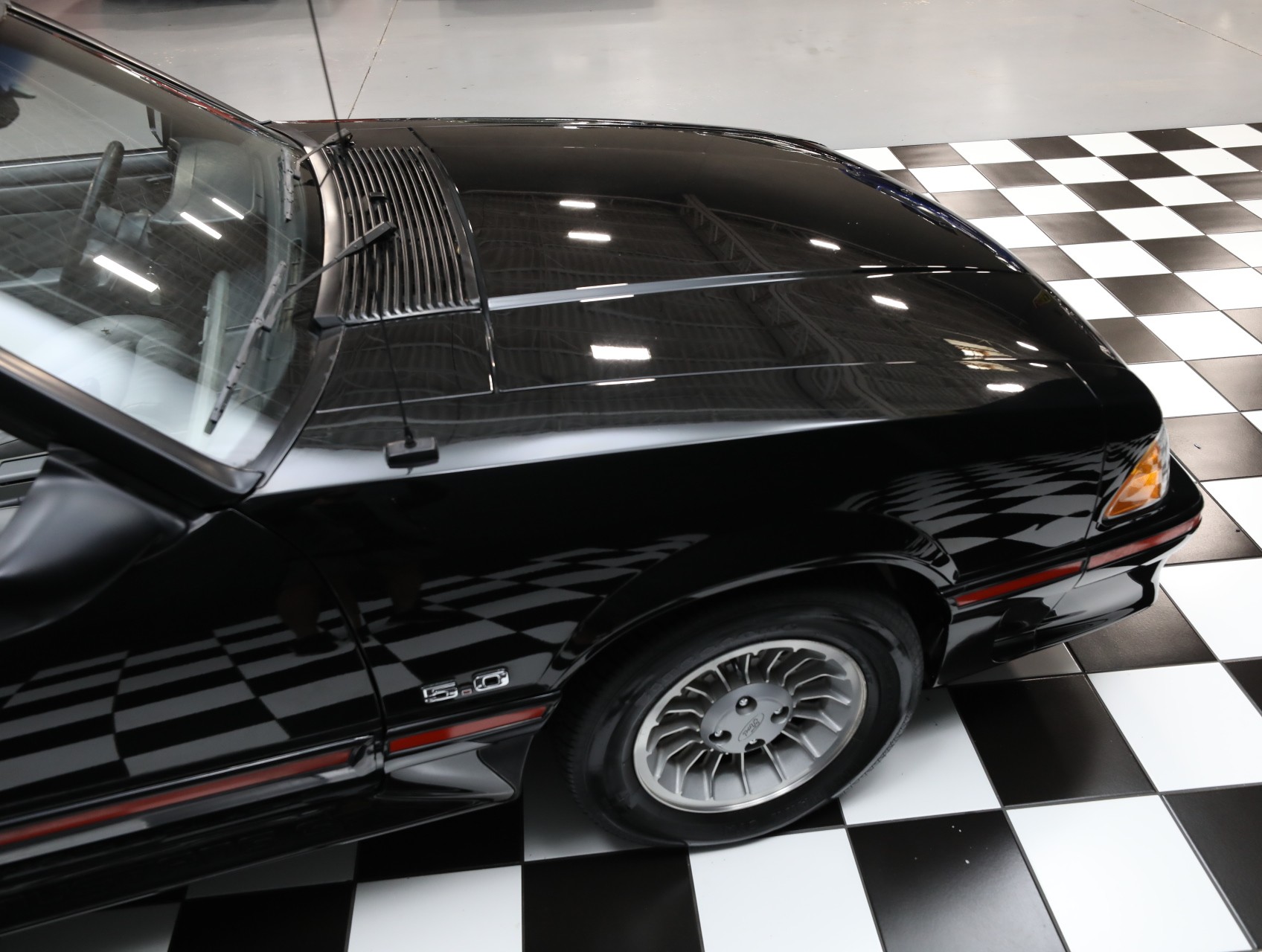 1987 Ford Mustang 30