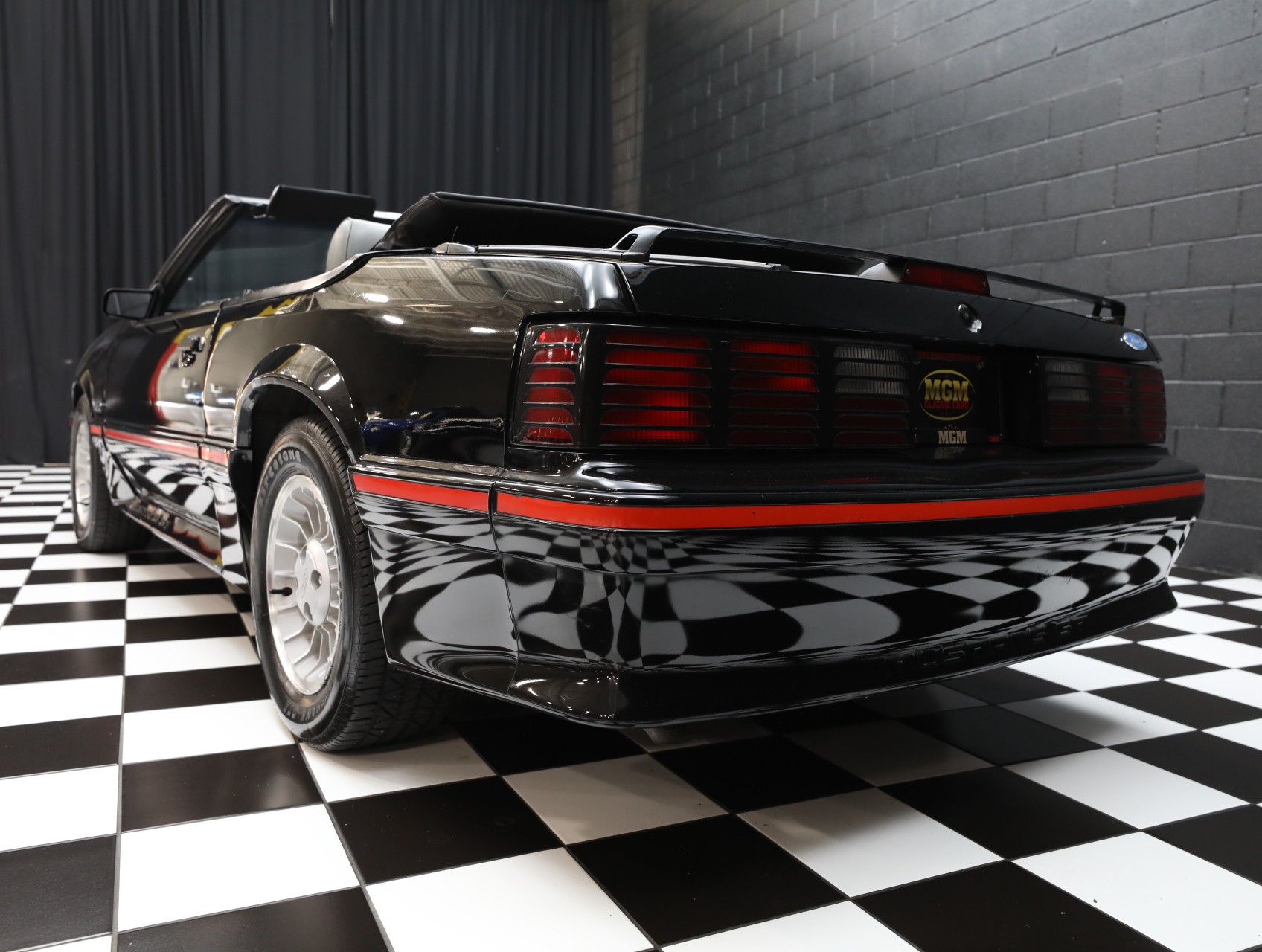 1987 Ford Mustang 38
