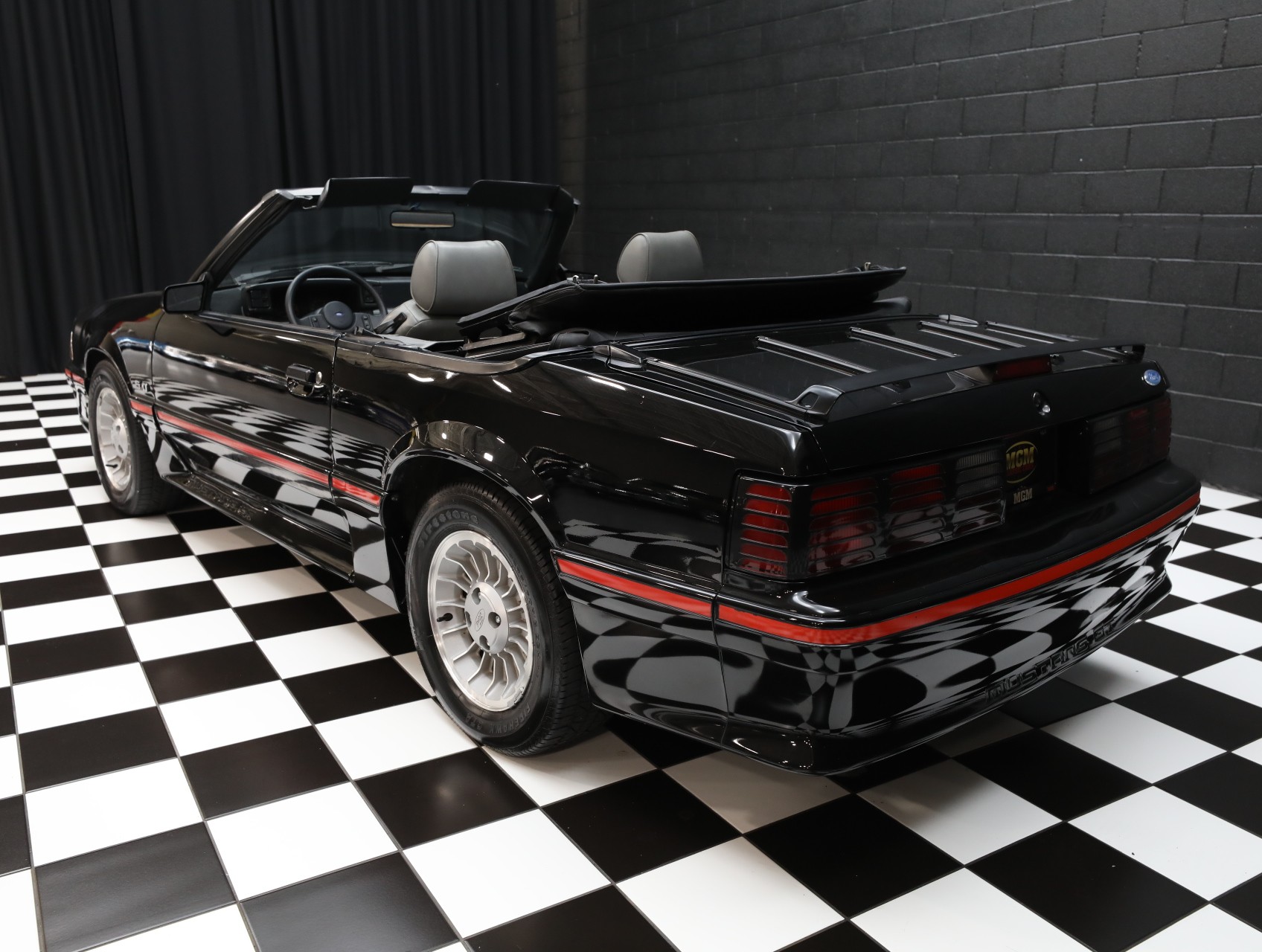 1987 Ford Mustang 39