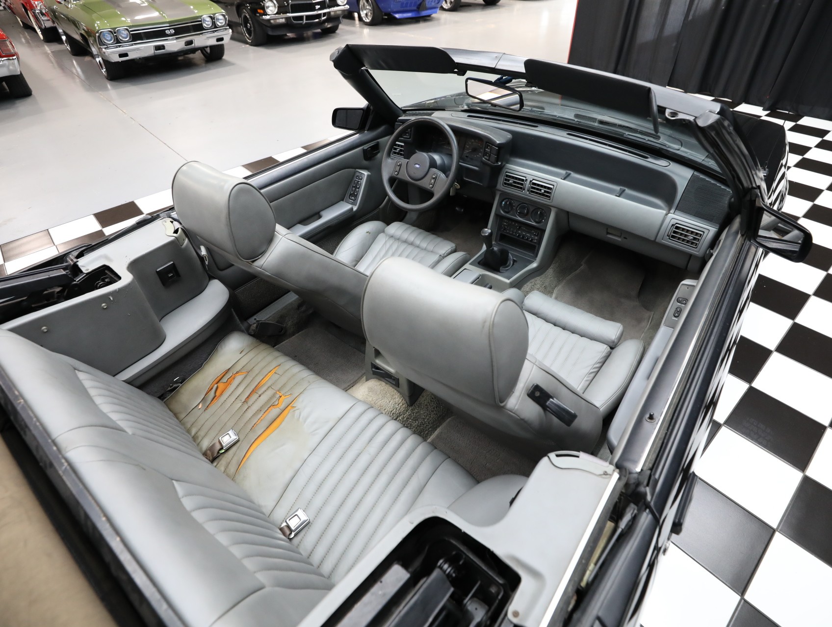 1987 Ford Mustang 48