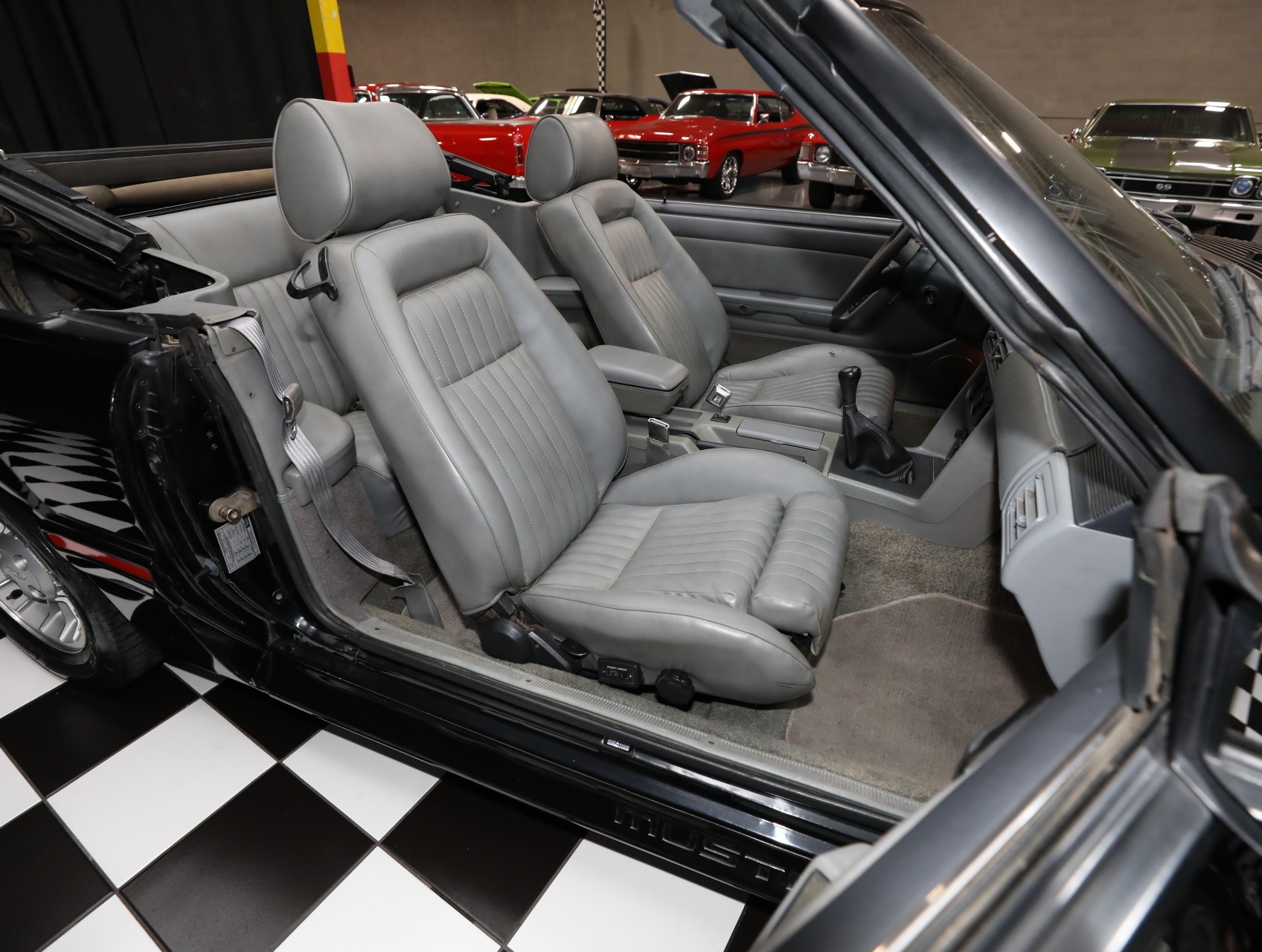 1987 Ford Mustang 54