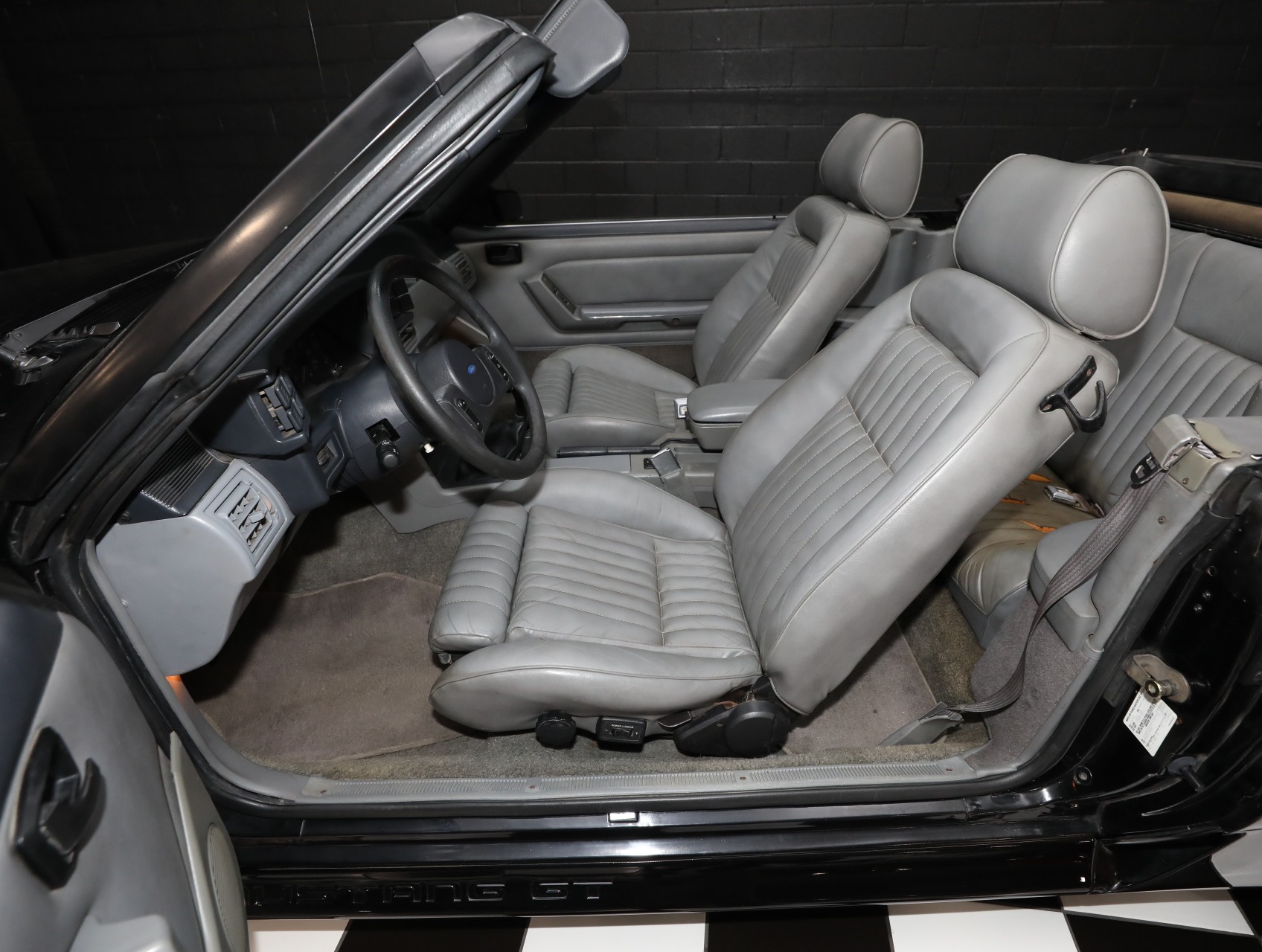 1987 Ford Mustang 63