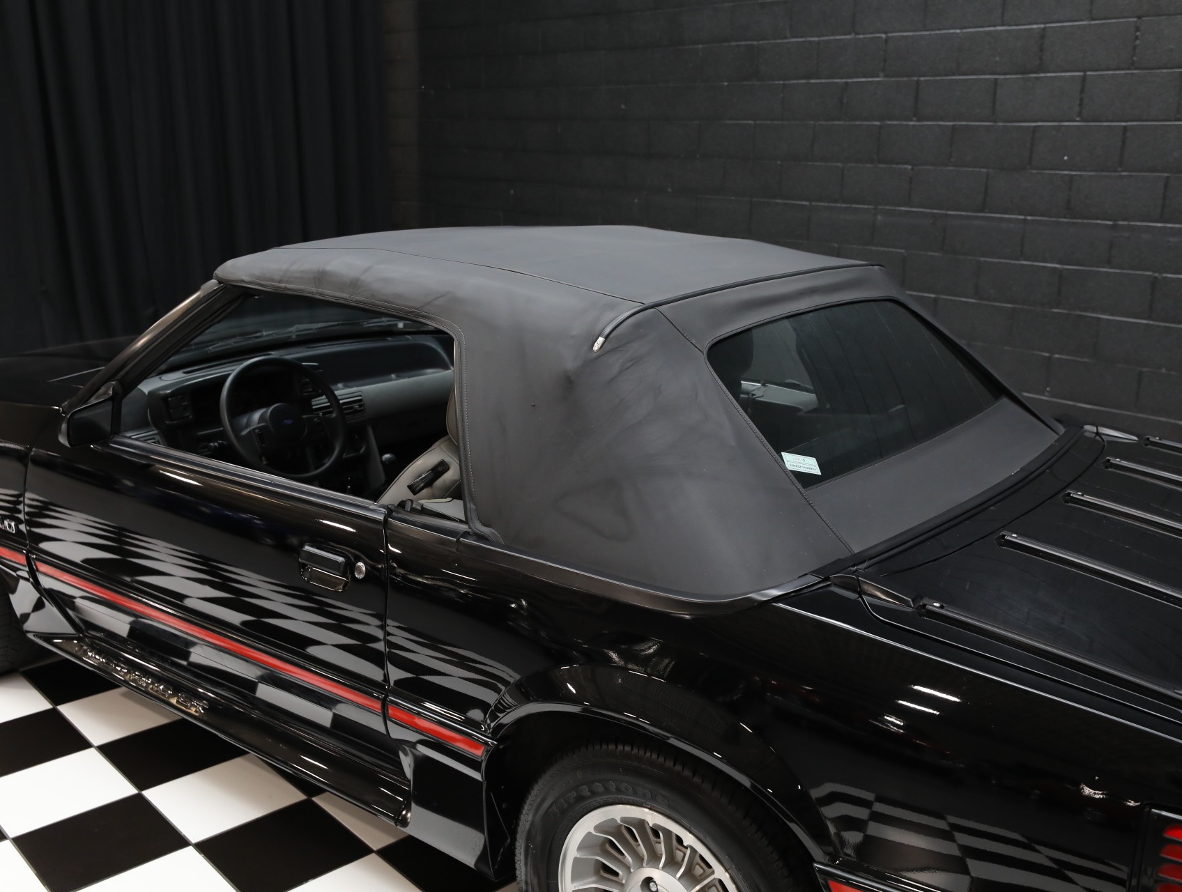 1987 Ford Mustang 9