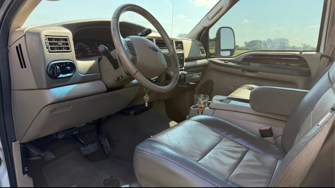 2004 Ford Excursion 5