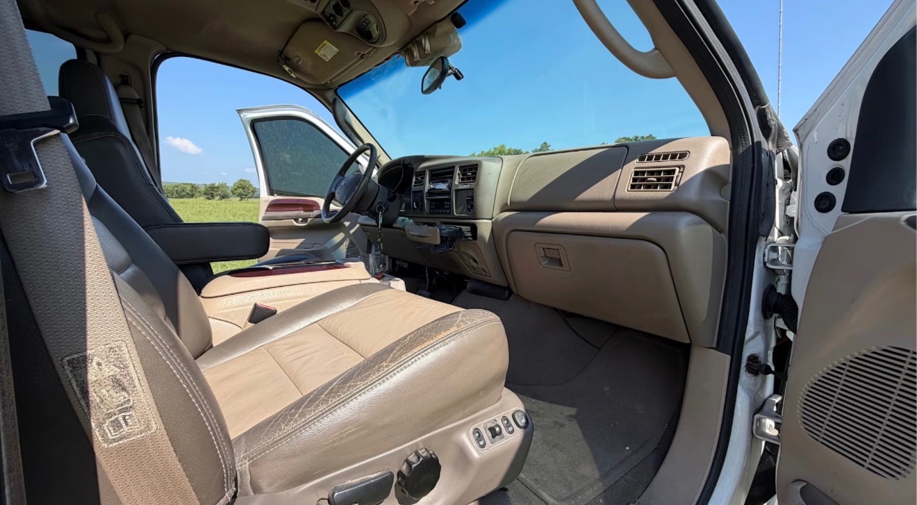 2004 Ford Excursion 6