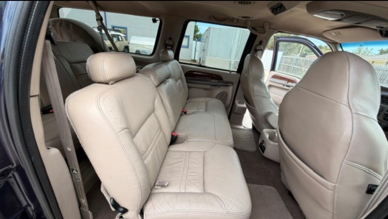 2001 Ford Excursion 11