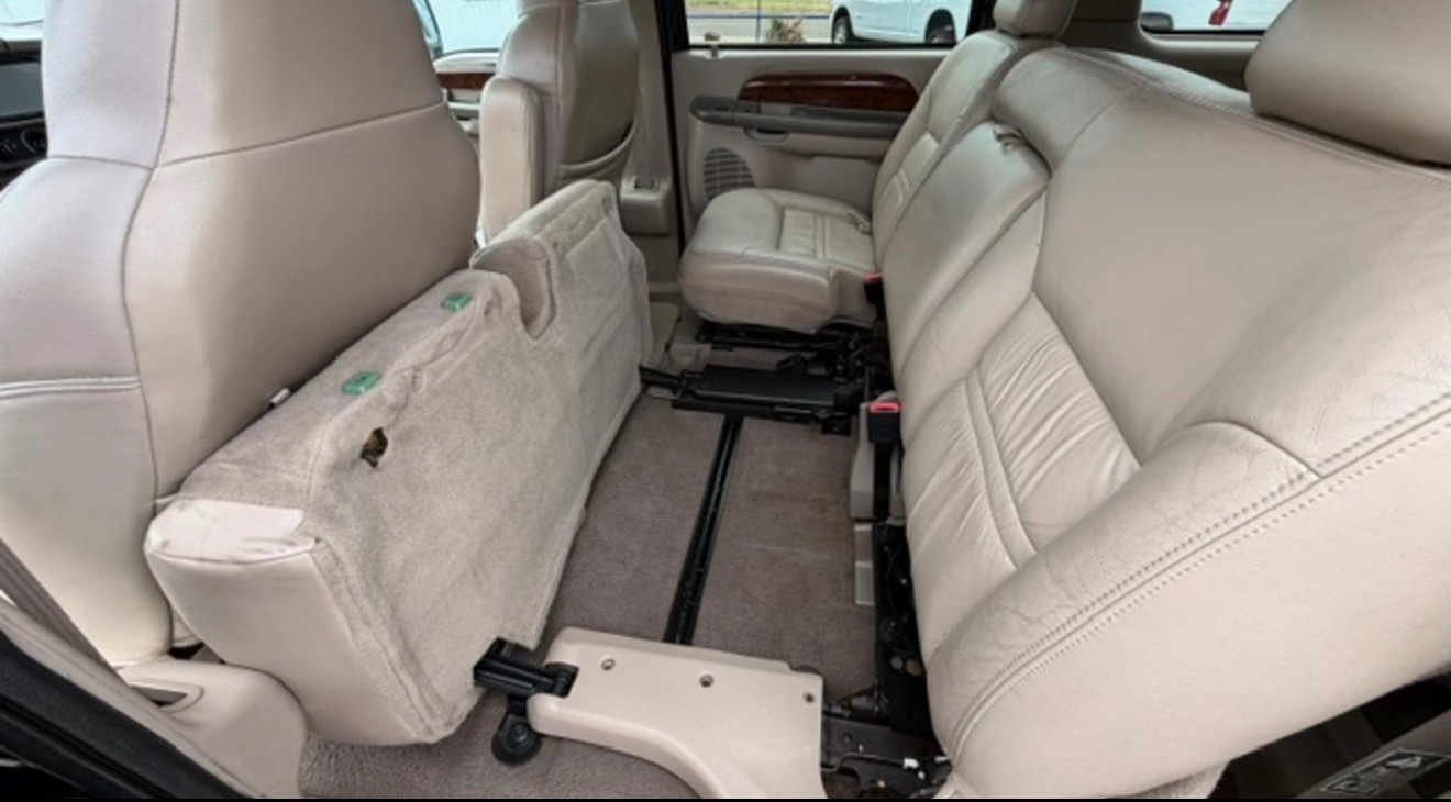 2001 Ford Excursion 13