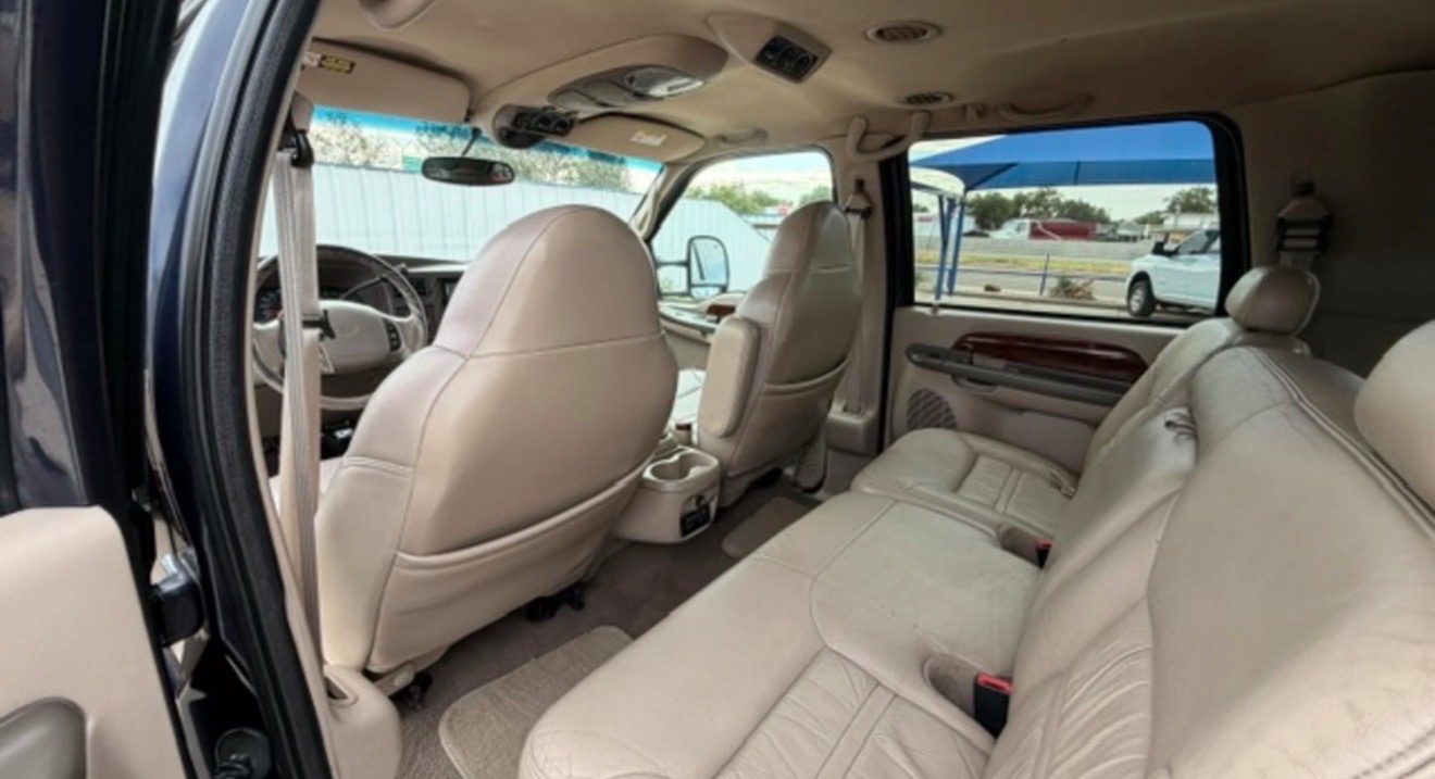 2001 Ford Excursion 9
