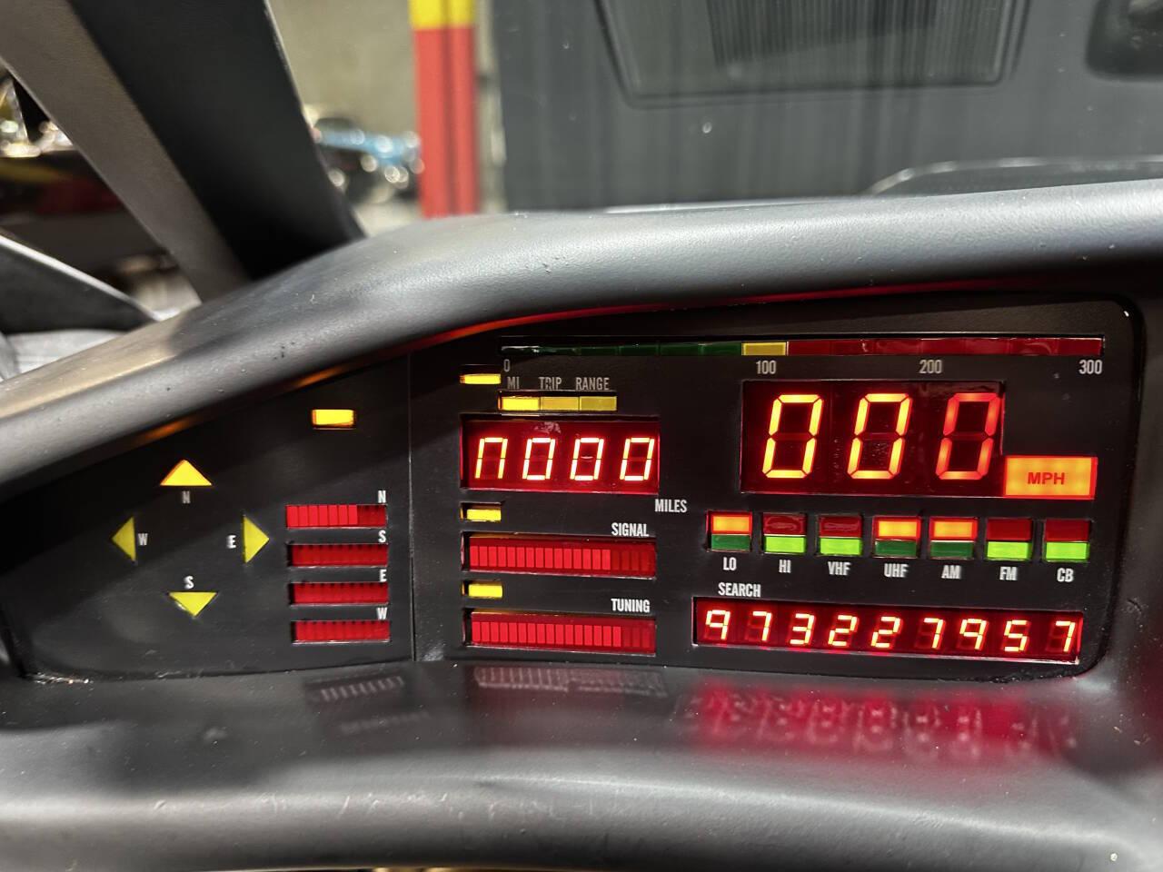 1983 Pontiac Firebird 32