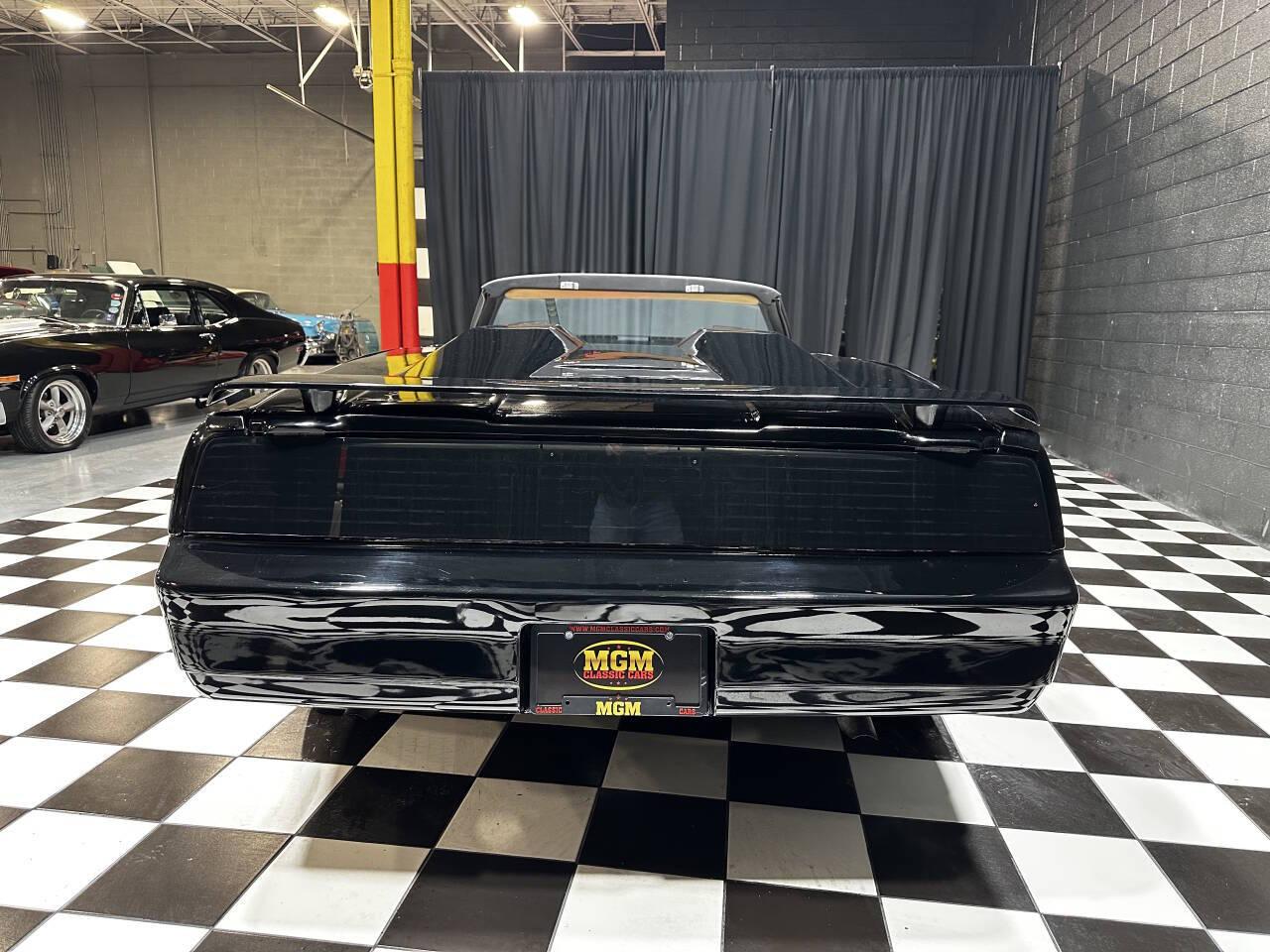1983 Pontiac Firebird 9