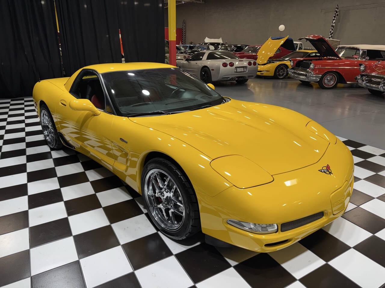 2004 Chevrolet Corvette 11