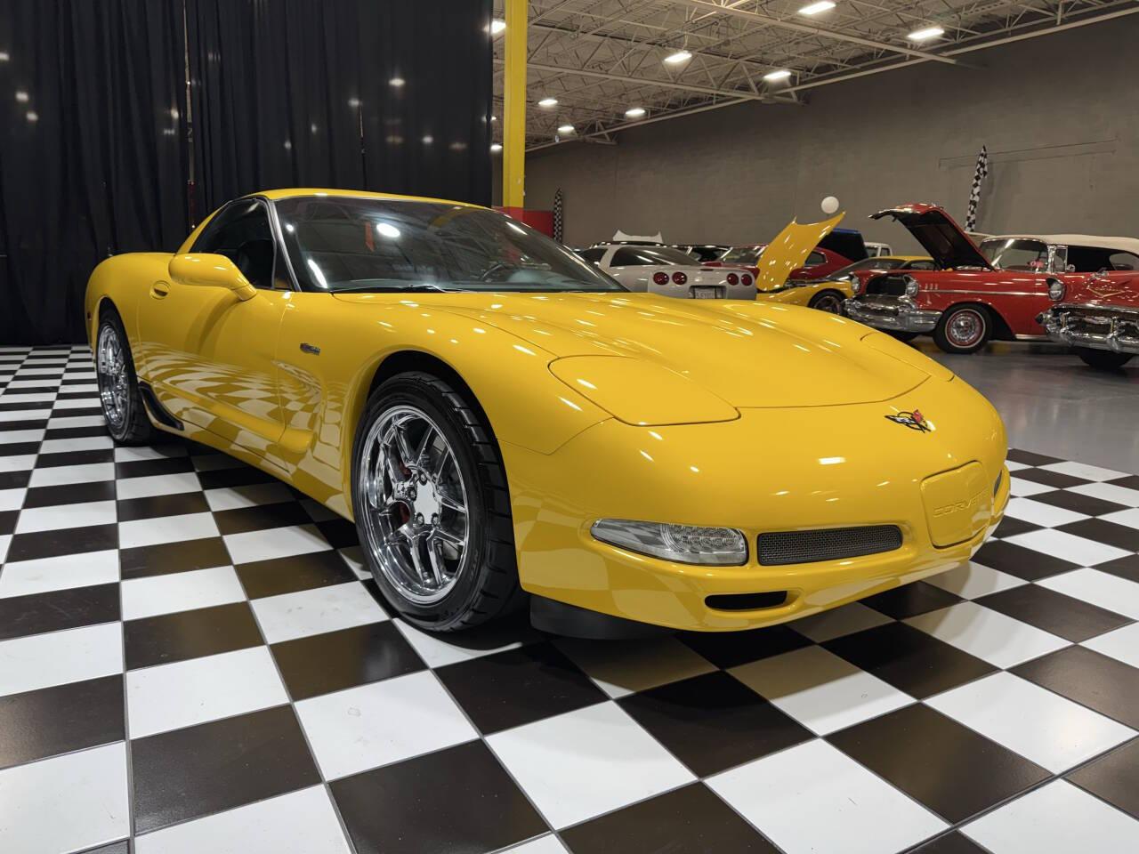 2004 Chevrolet Corvette 12