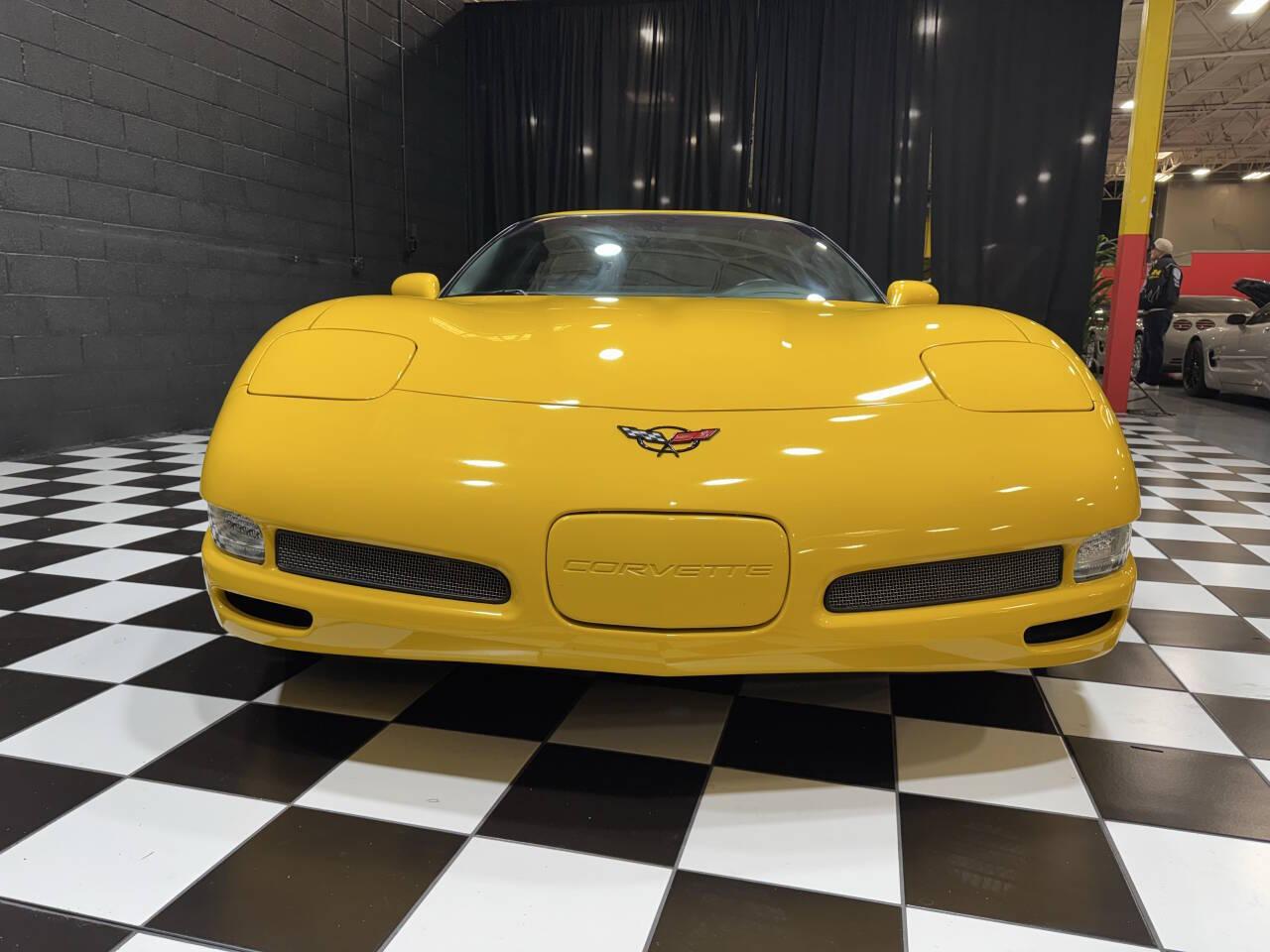 2004 Chevrolet Corvette 13