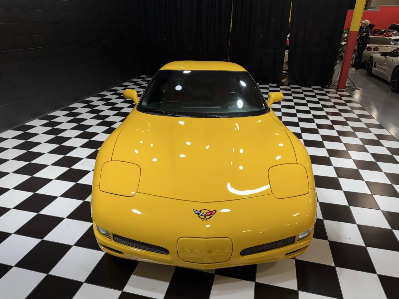 2004 Chevrolet Corvette 14