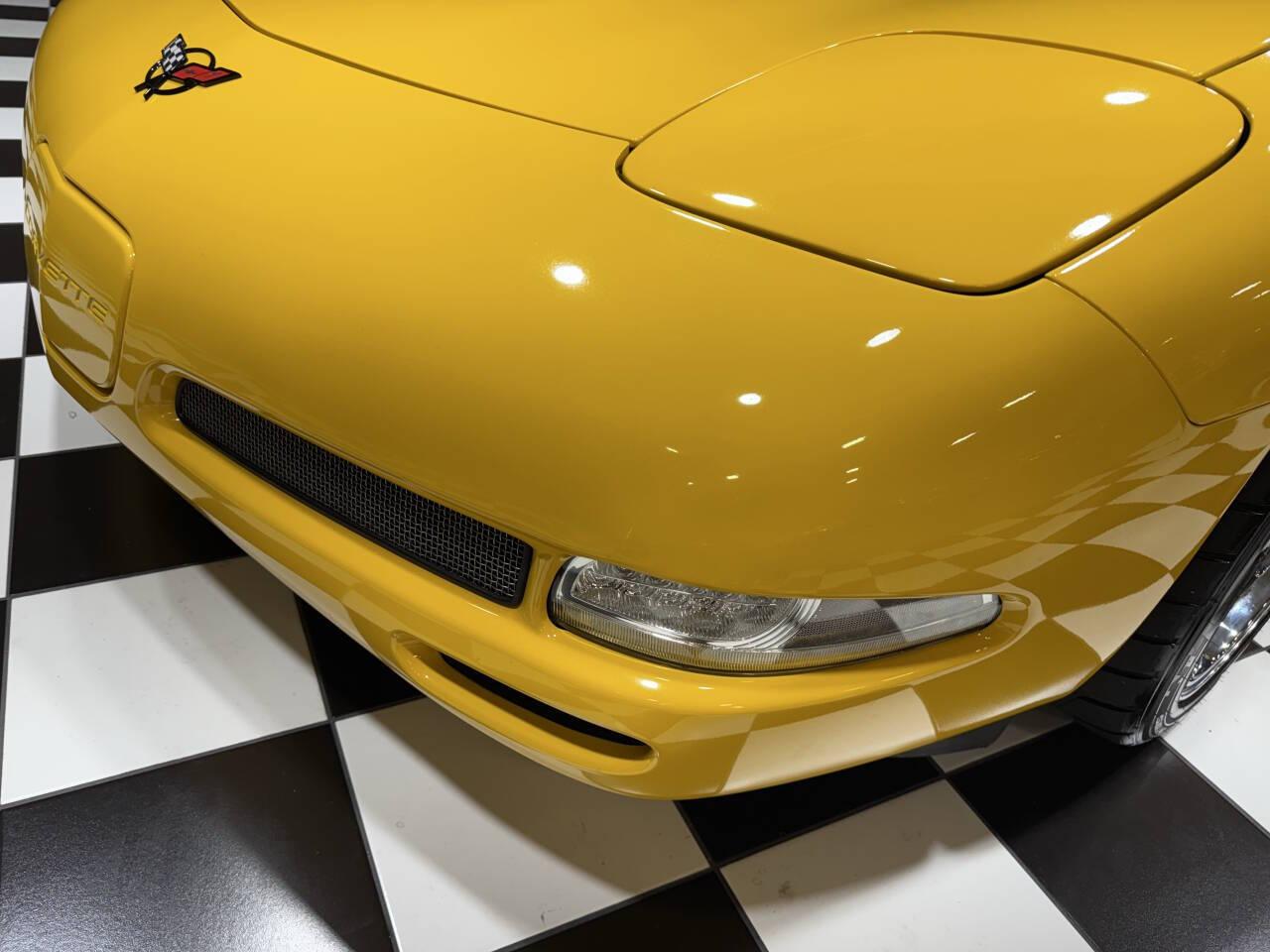 2004 Chevrolet Corvette 15
