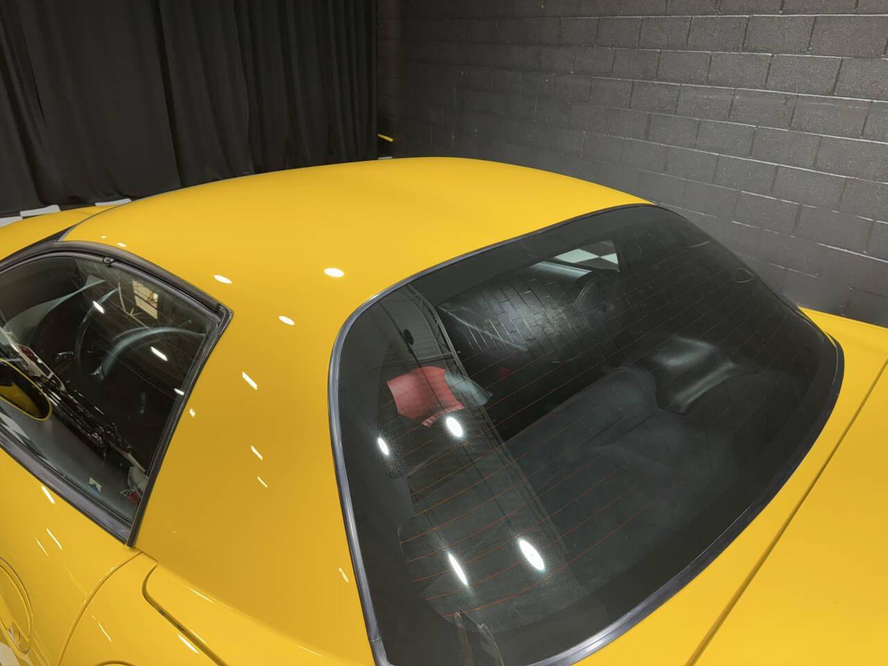 2004 Chevrolet Corvette 23
