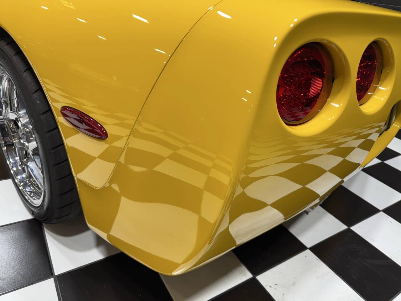 2004 Chevrolet Corvette 25