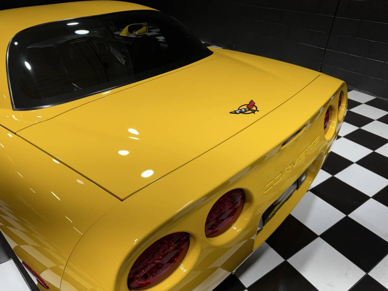 2004 Chevrolet Corvette 26