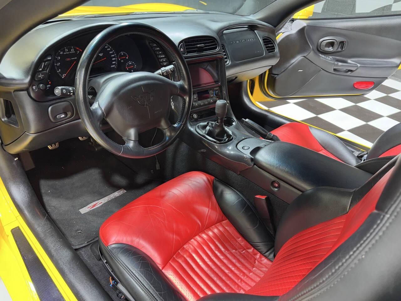 2004 Chevrolet Corvette 2
