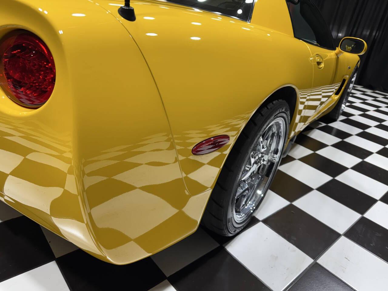 2004 Chevrolet Corvette 32