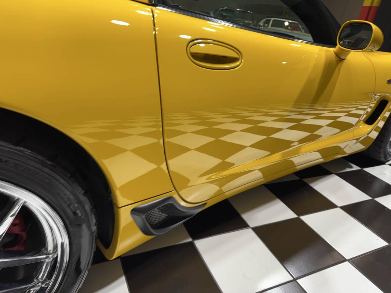 2004 Chevrolet Corvette 35