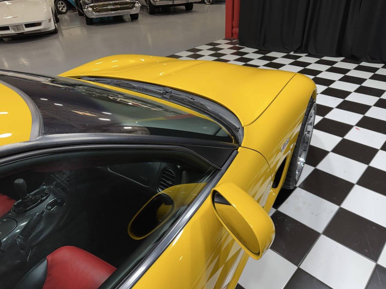 2004 Chevrolet Corvette 37