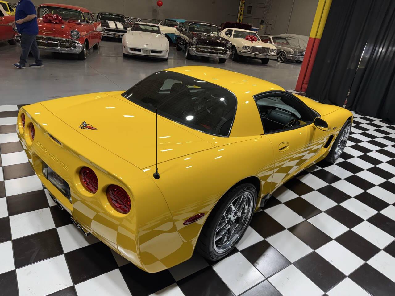 2004 Chevrolet Corvette 9