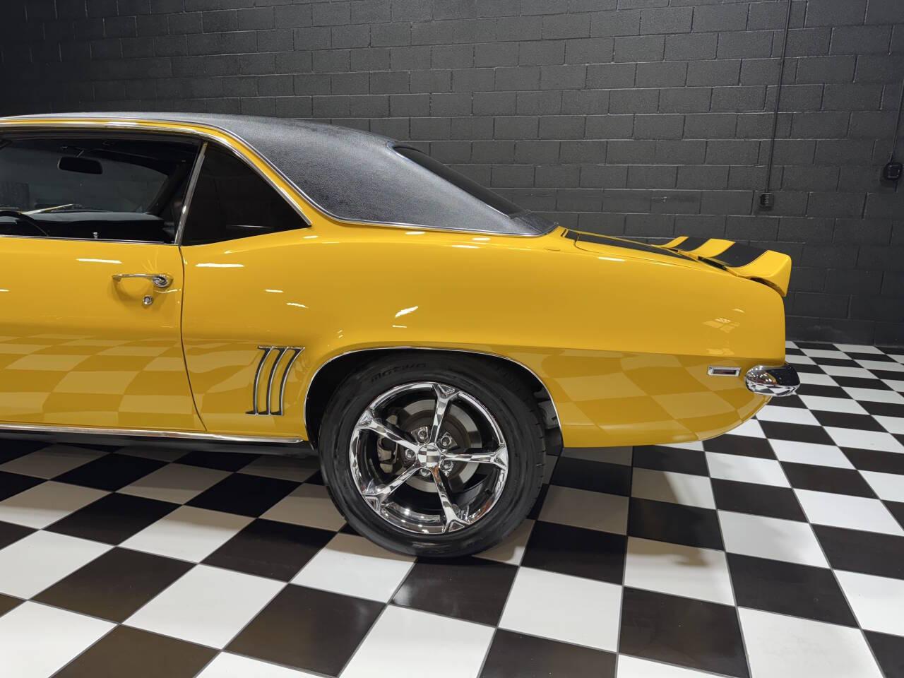 1969 Chevrolet Camaro 16