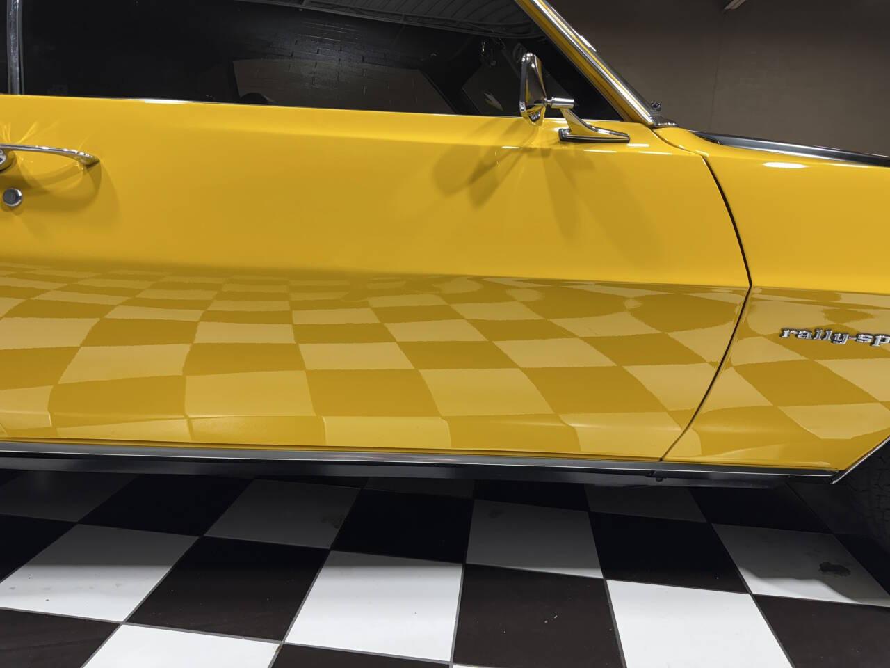 1969 Chevrolet Camaro 24