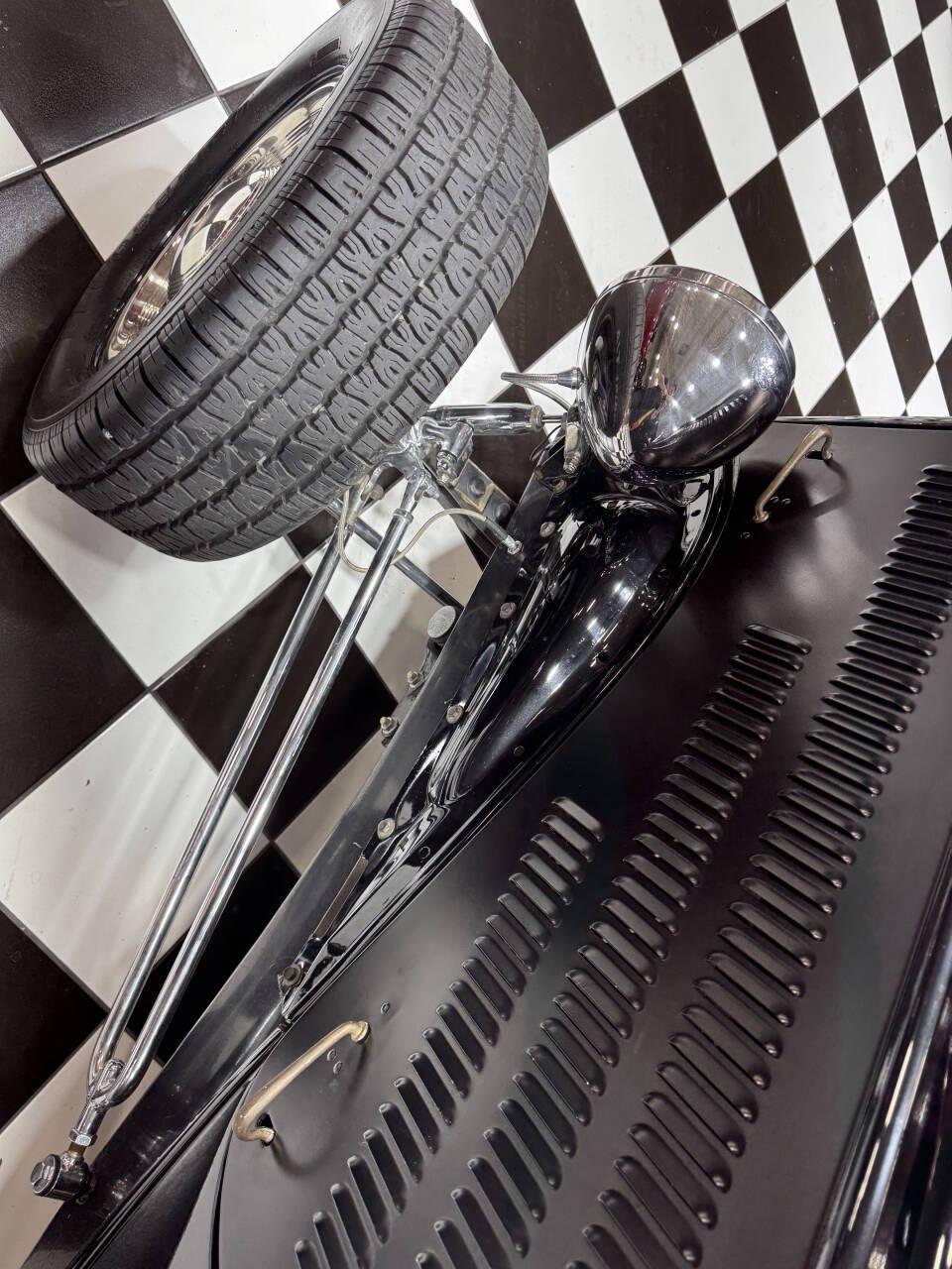 1933 Ford Tudor 20