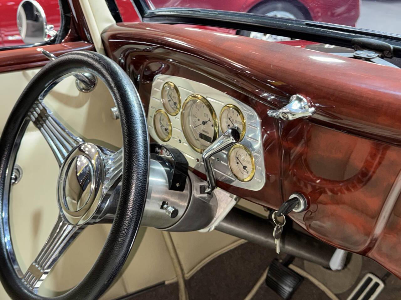 1933 Ford Tudor 38