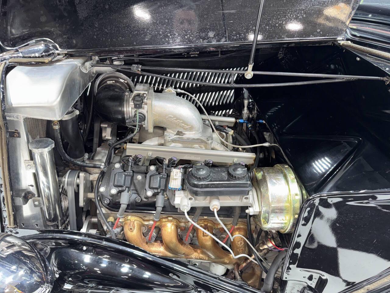 1933 Ford Tudor 40