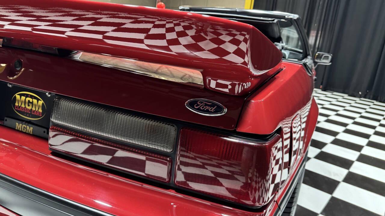 1988 Ford Mustang 30
