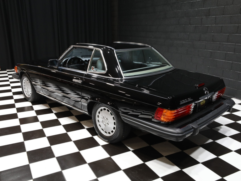 1989 Mercedes-Benz 560-Class