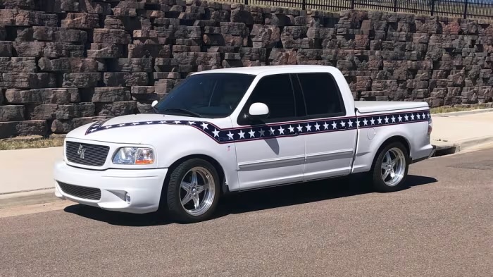 2002 Ford F-150 XLT SuperCrew's photo