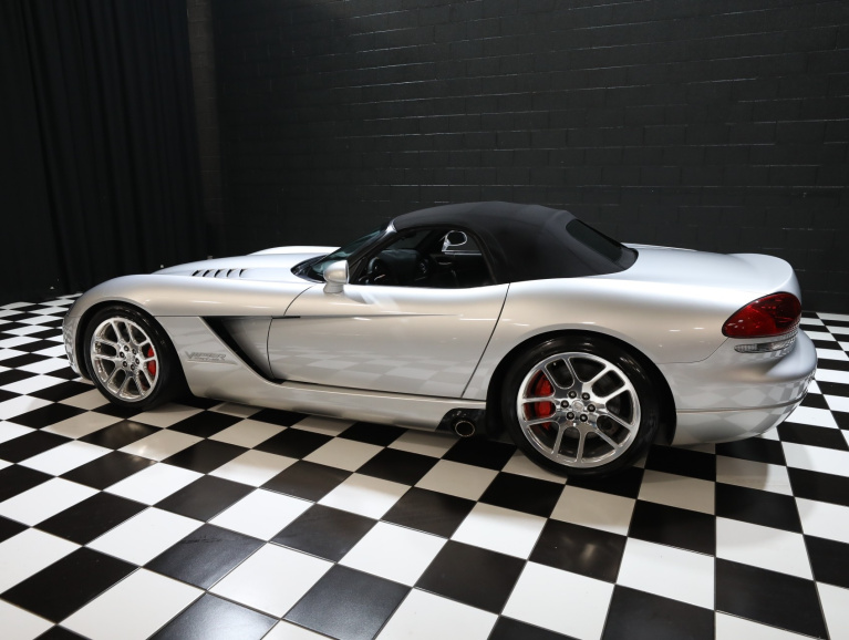 2004 Dodge Viper