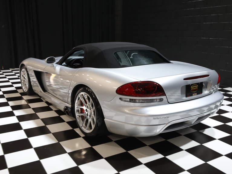 2004 Dodge Viper
