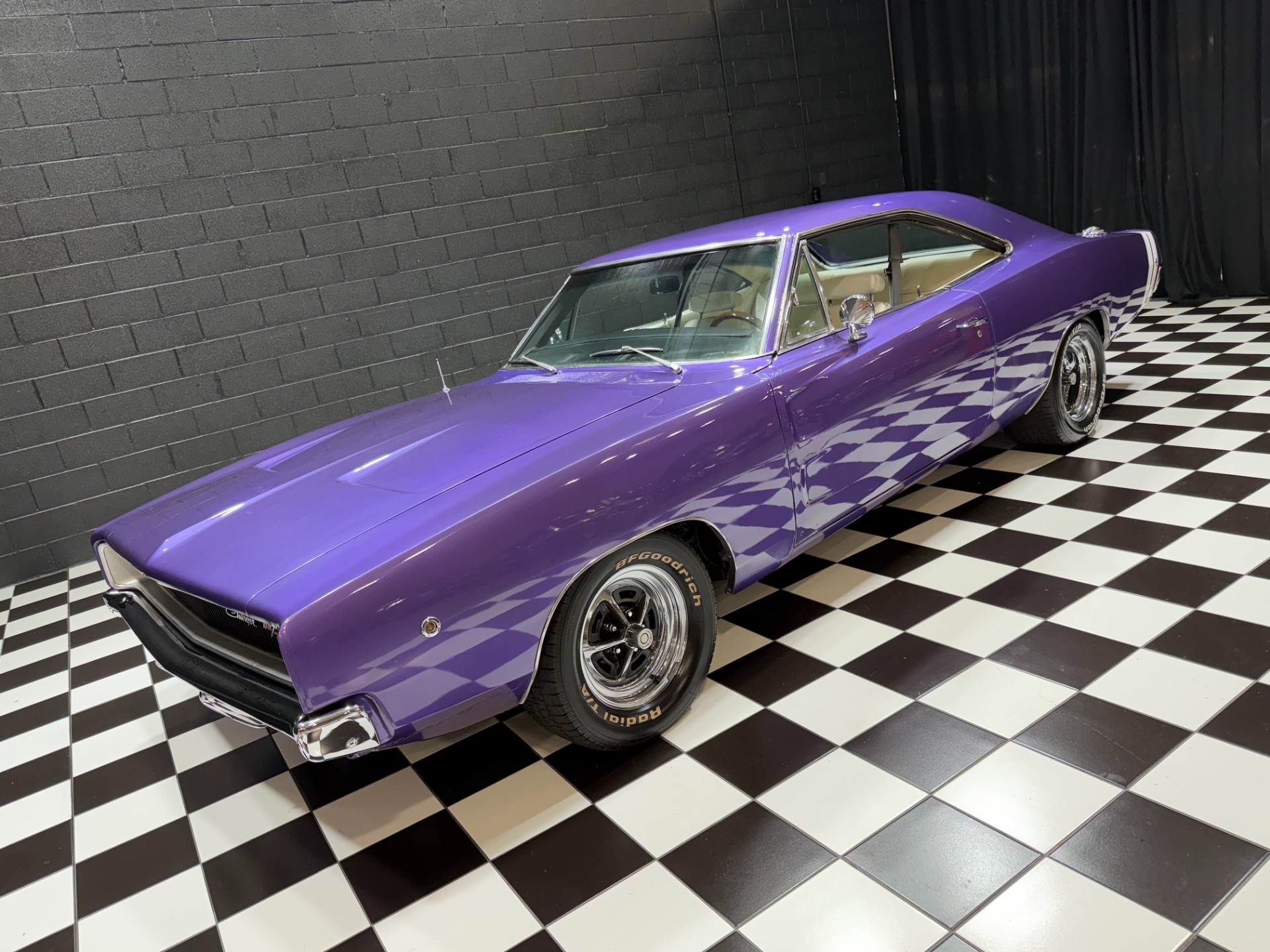 紫輝ページ Used 1968 Dodge Charger 440cid - BUILT TO CHARGE - BORN TO